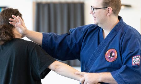 Dübendorf News, Karate, Krav Maga, Selbstverteidigung, Aroha, Fitness, Disziplin, Respekt, Lebensschule, Verteidigung, Kämpfen, Dübendorf Karate, Kinder Karate, Kindergarten Kinder, Jugendliche, Erwachsenen Karate, Lebensschule, Lifeskills, Kampfsport, Karate Training, Selbstverteidigung, Krav Maga, Zürich, Dübendorf, Fällanden, Uster, Wallisellen, Dietlikon, Selbstschutz, Karate, Kung Fu, Judo, Erwachsenen Selbstverteidigung, 8600, 8001, 8117, 8606, Volketswil, Kampfkunst, Kampfsport, 8304, 8605, Krav Maga 360, Bruce Lee, Chuck Norris, Mobbing, Stop Mobbing, Kindergeburtstag, Kampfkunst Party, Aroha, Fitness, QiGong, Qi-Gong, Taichi, Arnis, MMA, JuJitsu, Brasilien JuJitsu, Ferien Camps, Shitoryu, Shukokai, Shitokai, Gojuryu, Shotokan, Wadoryu, Kyusho, Kyusho Jitsu, Dillman, Paul Bowman, Pressure Points, Basel, Solothurn, Bern, Schweiz, Switzerland, Wild Goose Qigong, Dayan, Mixed Martial Arts, Probestunde, Trial Lesson